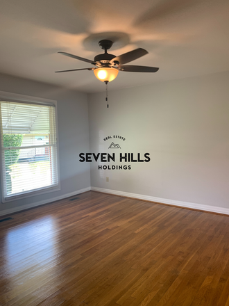 Living Room - 3 bed 2 bath home within walking distance to VCU!