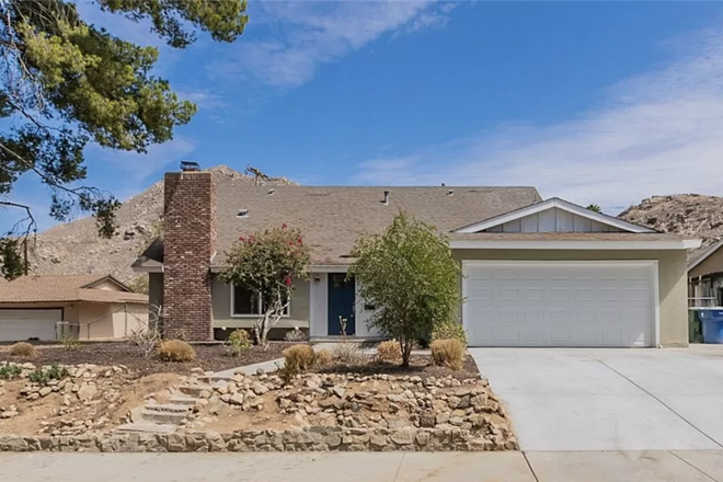 Front Appearance of the house - 3 bedrooms in a house walking distance to campus/ Open for double occupancy