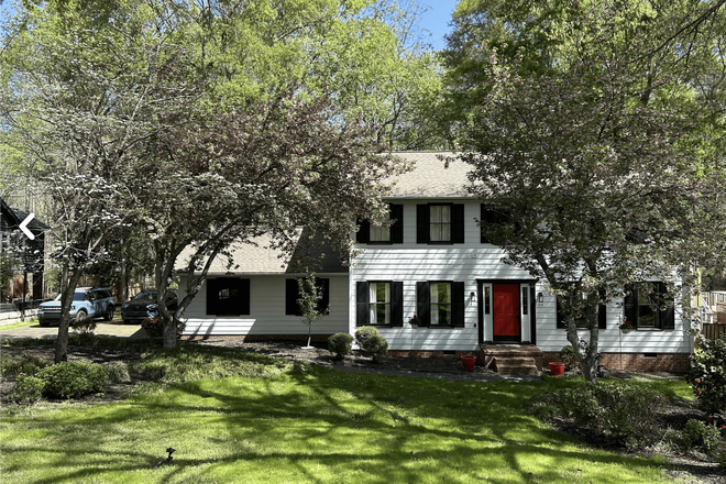 Front Yard - True Privacy. Awesome 2 story house in "Camelot"