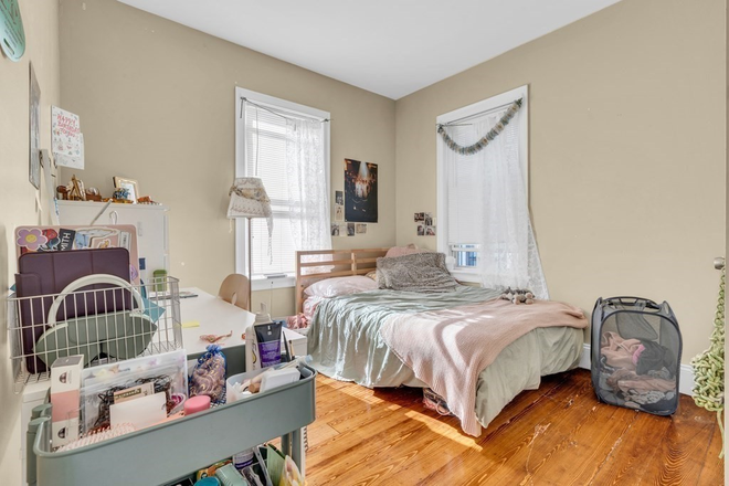 Bedroom #1 - BEST PRICED 6 Bedroom in Mission Hill!! 200 Calumet!!