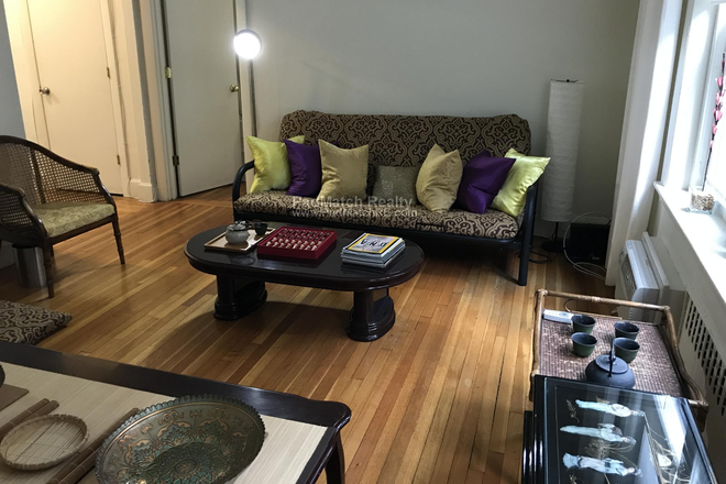 ! - NO FEE Brookline 2 bed 2 bath, 4 ok on lease! Right near T, HT/HW incl Ref #71208862