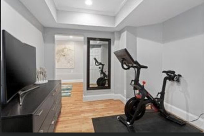 attached area to the bedrom which is currently empty - Room rental in beautiful home 5 min from CHOA and I-85 access point