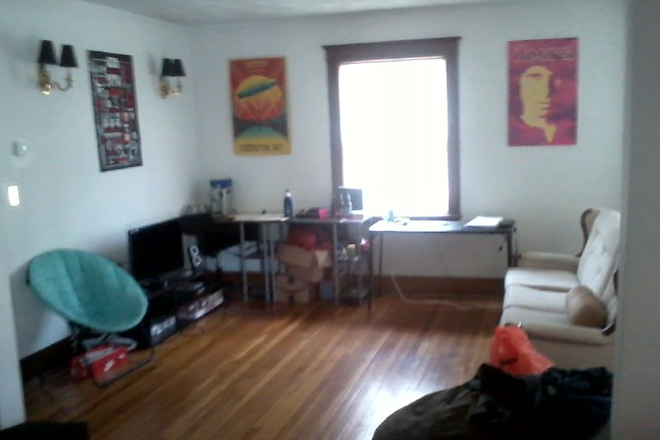 Visit hubrealtyproperties.com - Handy 5 bedroom 2 bathroom with dishwasher, deck, on green line T Apartments