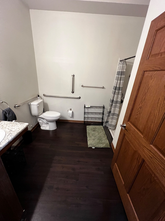 Bathroom - Apartment close to campus