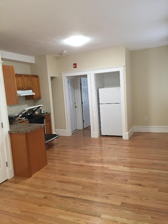 Hub Realty - Handy and renovated 4 bedroom 2 bathroom with dishwasher, on green line T