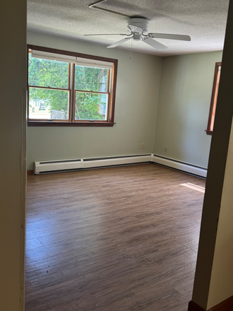upstairs bedroom - Spacious 2+ Bedroom Apartment for Rent - 10 miles from UMass