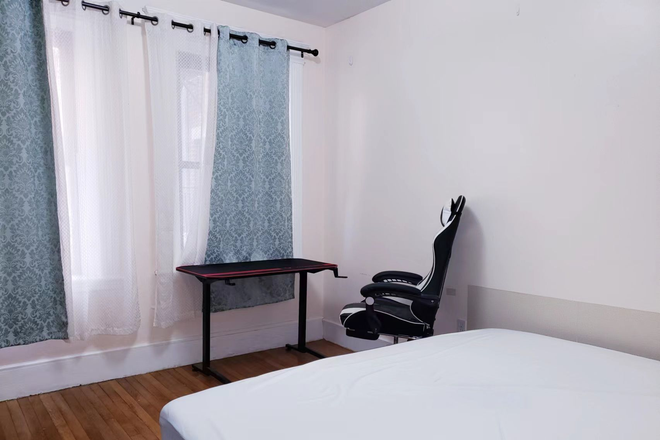 Furnished Room with queen size bed, desk and chair, etc at $1,365/month, heated - In Packard's Corner, nr BU, T to NEU, Berkeley, Downtown Boston, Incl Heat/HW, In-unit Lau