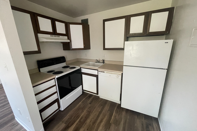 3 - AVAILABLE 8/5: 3540 Arthur Ct #2 Apartments