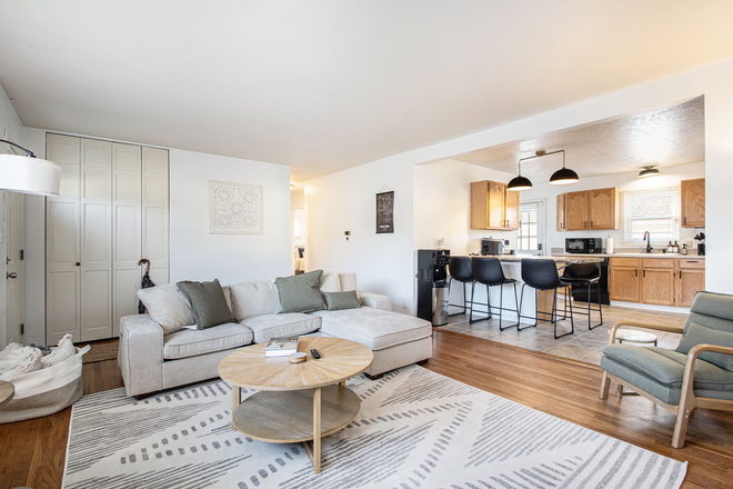 Living Room - Fully Furnished 4 Bedroom/2 Bathroom - 1 mile from campus