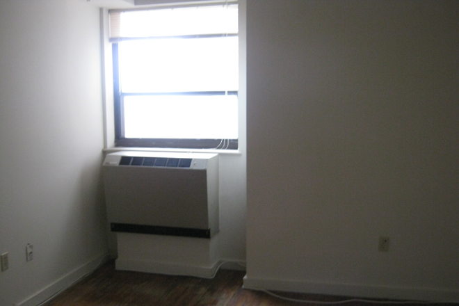 - Studio Apt. at 1001 St. Paul Street on Hopkins intracampus bus line near Peabody