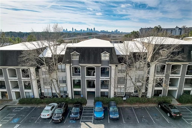 Front of Building - Nice Fully furnished one bedroom conveniently locate near Lenox & Downtown