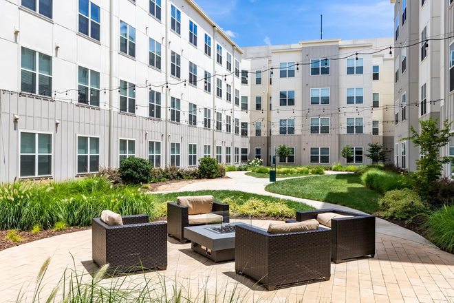 Courtyard - Rush Student Living Apartments