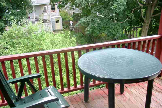 Back porch - 3 Bedroom Apartment