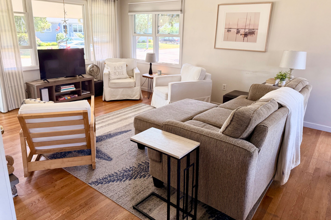 Main Room - Furnished Bonnet Shores Home 3 Bed 1.5 Bath 9 Month 26/27 Year Lease. 10 minutes from campus