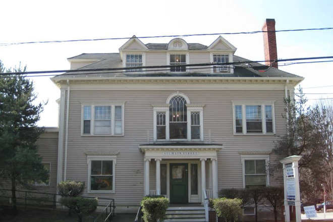 Street view - 1 single occupancy Bedroom in quiet Main St Amherst location on bus route Apartments