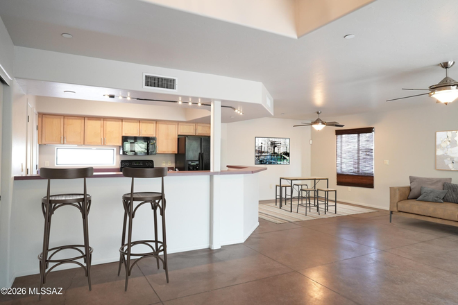 Kitchen - Downtown Townhouse!