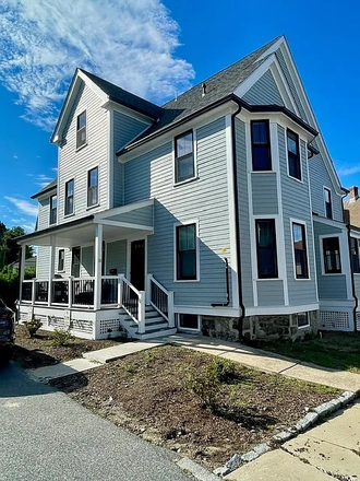 exterior - Gorgeous townhouse, 5bd/3ba, 4 parking spaces and steps to Boston Landing commuter rail station