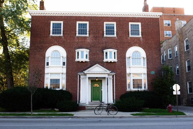 Front of building - Summer sublet in a 4Bed/2Bath on Clark Street