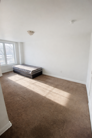 Bedroom - Cozy Private Room in Shared Townhouse Near GO Transit – St Clair Ave E