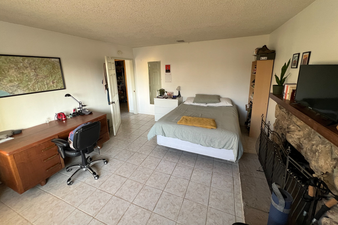 Bedroom $850 - TWO PRIVATE FURNISHED BEDROOMS WITH SHARED BATH AVAILABLE WALKING DISTANCE TO UCR House