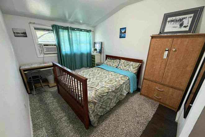 Bedroom - Private Room Available in Home-Shared Townhouse | London Green Ct, North York