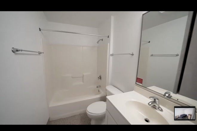 Bathroom - South Campus Commons 2 Apartments