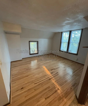 . - Very Nice 2 Bed 1 Bath on Quiet Saint Paul Street! Apartments
