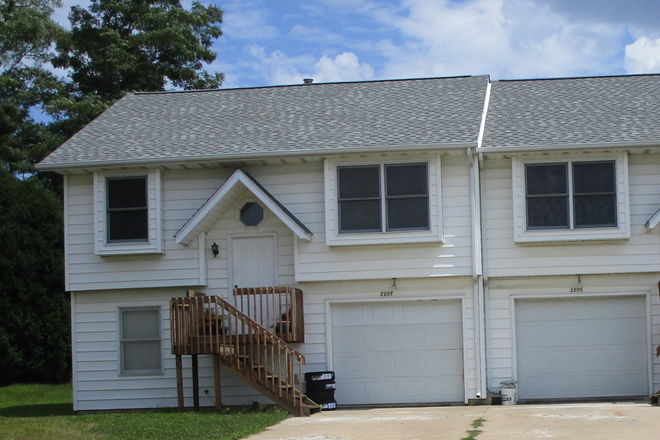 2207 Oakleaf St - 3 bedroom Duplex in Coralville