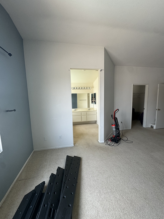 Master Bedroom - Master Bedroom in house near UCR