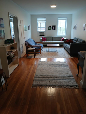Large open living room / dining area - Ideal Location in Cambridge - Beautiful 1 BR - Quiet Tree Lined St adjacent to Harvard campus