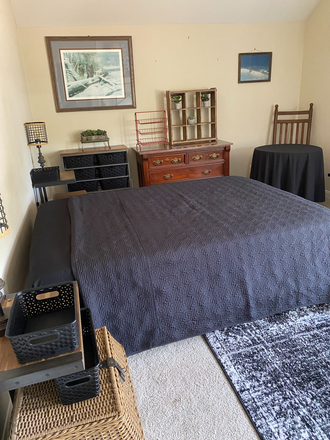 Bedroom - Plenty of room and storage space - Chapman Students or UCI Med Students & Residents, rotating away med students, traveling med House