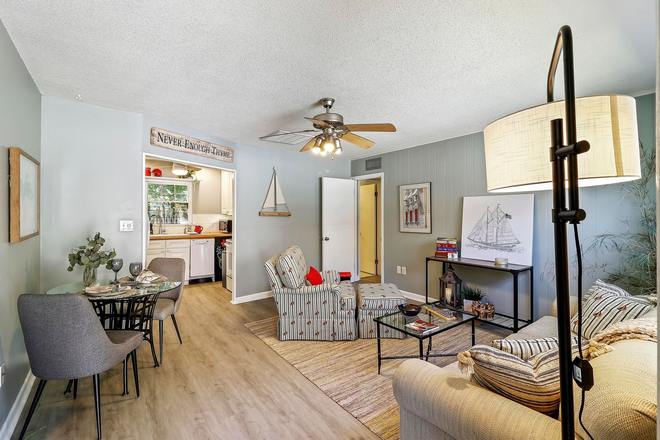 LIVING AREA - Condo Minutes from Downtown