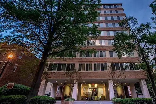 The Building - 925 Apartments, Studio close to campus and metro