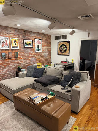 Call NOW for showings! 617-236-8550 - BEACON STREET - AMAZING BACK BAY 2 BED W/ HEAT & HOT WTR INC! *AVAIL NOW!*