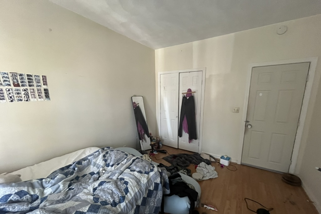 Bedroom for rent. - Room for Rent South Huntington Ave Apartments