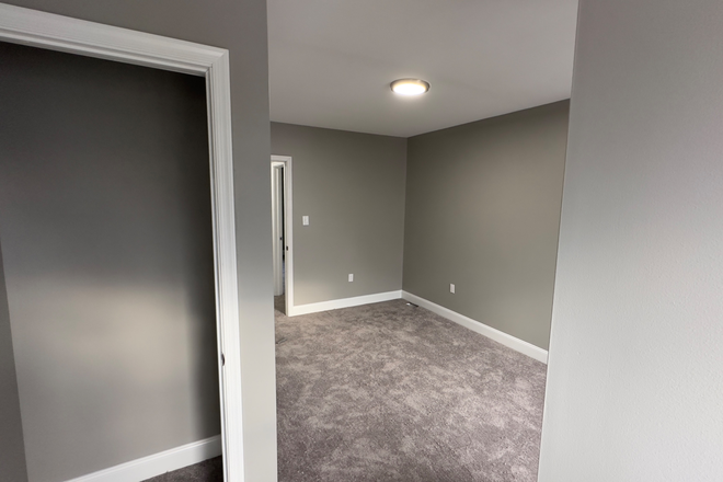 Bedroom 1 - Modern, Newly Renovated 3-Bedroom Student Units – Prime Location Duplex