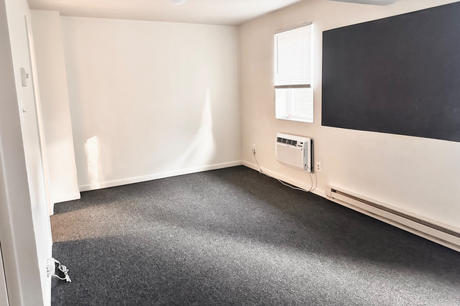 Dining area - 2story, 2bedrm Townhouse. Private entrance on courtyd. Clean. Recent updates. 3blocks from WCU.