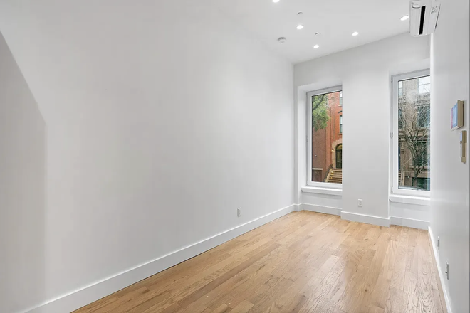 Studio - New York City Studio Apartment