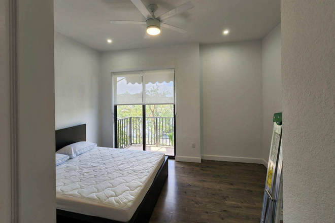 Master Bedroom - fully furnished! Bed, desk, tv and a mini fridge - College Housing Sublease