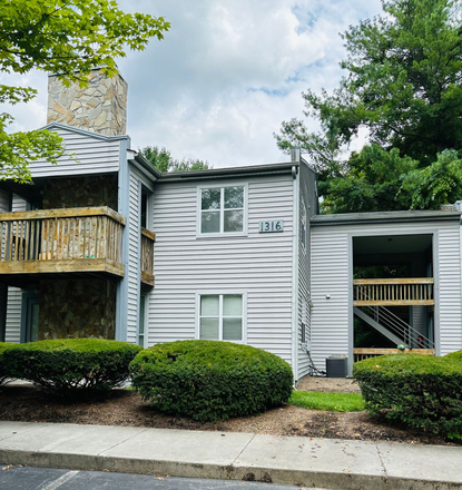 - 2 Bedroom 2 Bath Condo