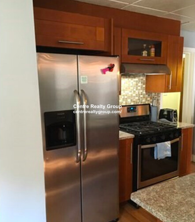 - - AVAILABLE 06/01/26 - 4 BED NEAR TUFTS – 77 LYMAN AVE MEDFORD