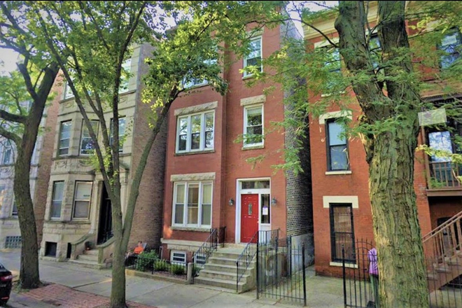 This is the outside! Text me if you want more details - 1432 W Flournoy (3BR near UIC)