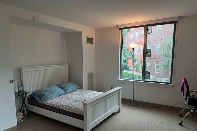 Bedroom - Room Available in 2BR Apartment – Harvard Affiliates Only (Starting December 1)