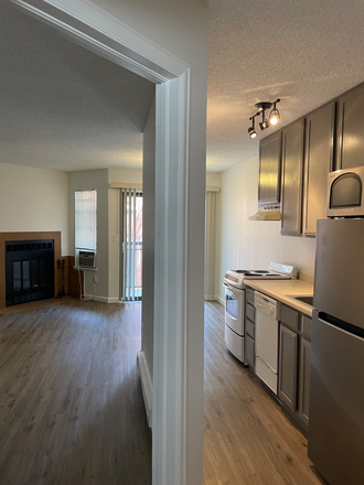 View of kitchen and family room - 18th & Pearl