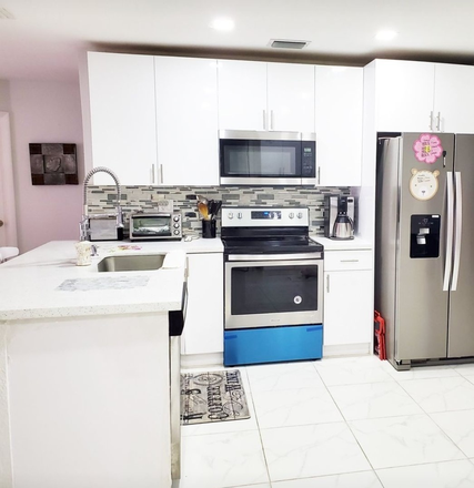 kitchen - East Boca Fully Furnished Room
