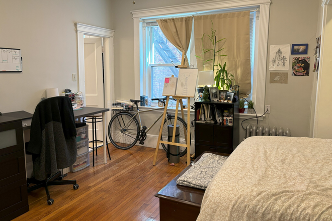 LIVING - BEAUTIFUL STUDIO ON HEMENWAY WITH HEAT AND HOT WATER INCLUDED! 9/1/26! Apartments