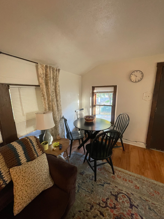 Kitchen - Cottage close to campus Apartments