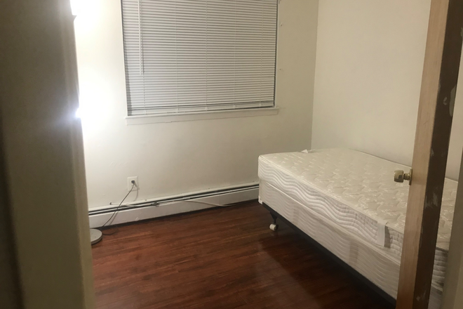 Bedroom - Private entrance share kitchen and bath - One room $800 House