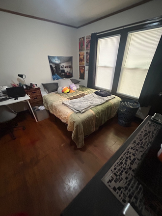 Bedroom for subleaser - House right next to Mackey