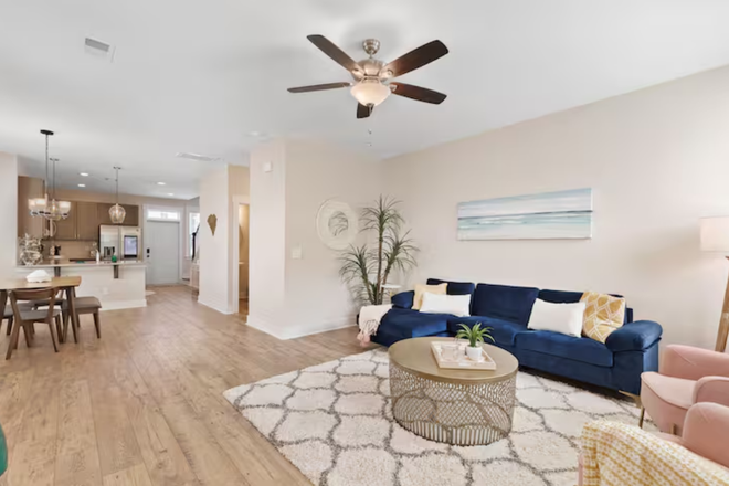 Living Room - Clean & Stylish Fully Furnished Townhome in Park Circle